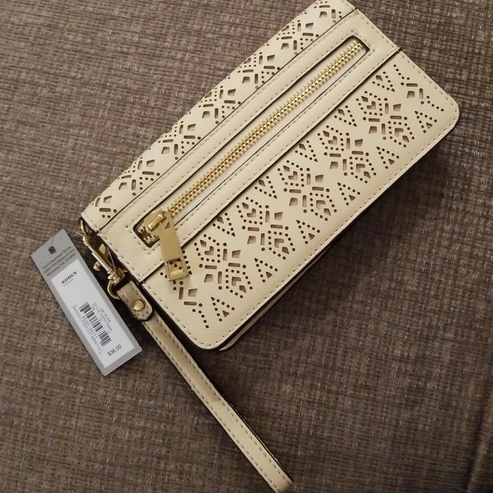 Apt. 9 Cream wristlet
